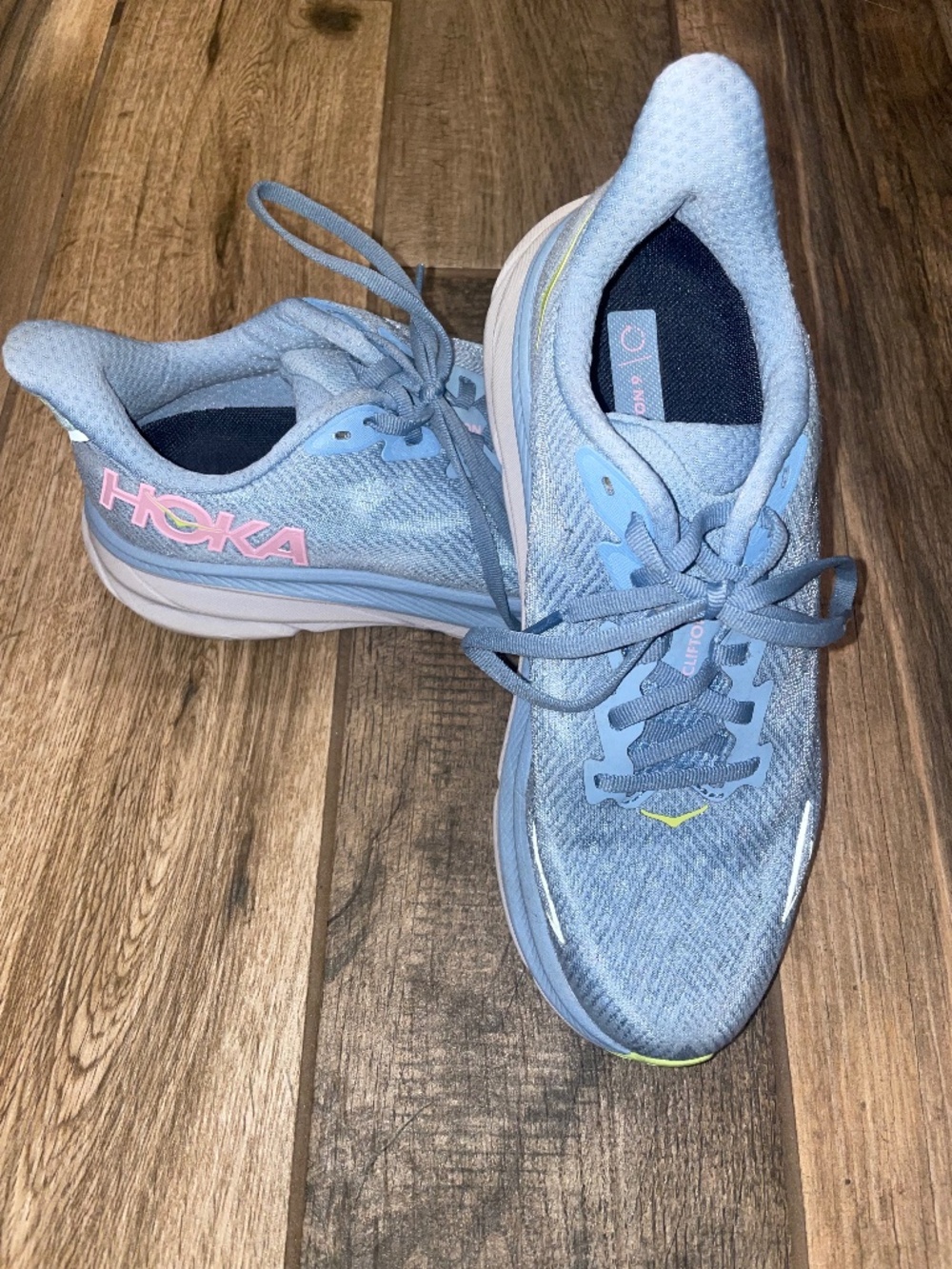 Hoka Woman’s Clifton 9 Blue Size 7.5